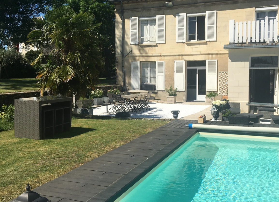 Agence Immobilière Dker Immobilier - Vente Propriete à Fere en tardenois -  DEMEURE DE CHARME DE 300 M2  AVEC  PARC ARBORE, PISCINE, JACUZZI, HAMMAM ...